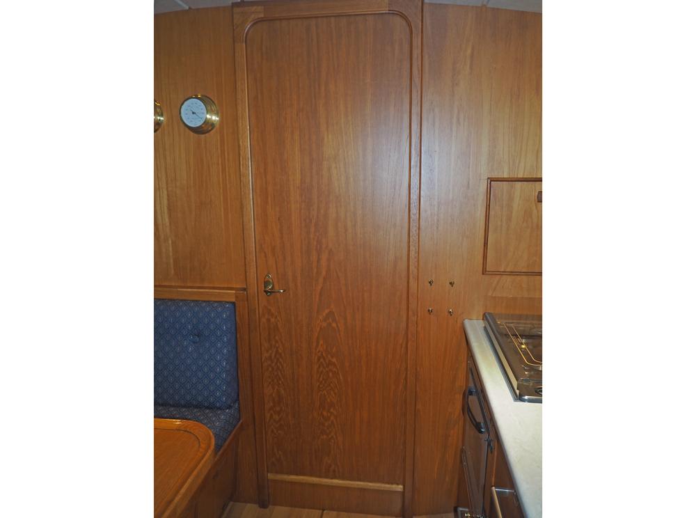 Aft cabin, Accommodation